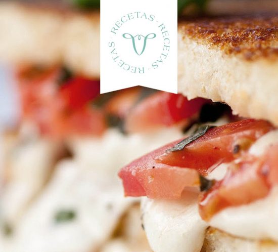 sandwich-caprese-queso